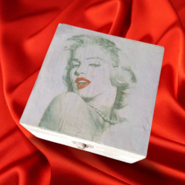 T1828 Trinket Box Marilyn
